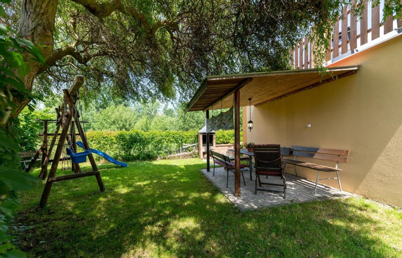 Penzion U Sýkorů Třeboň Exterior foto